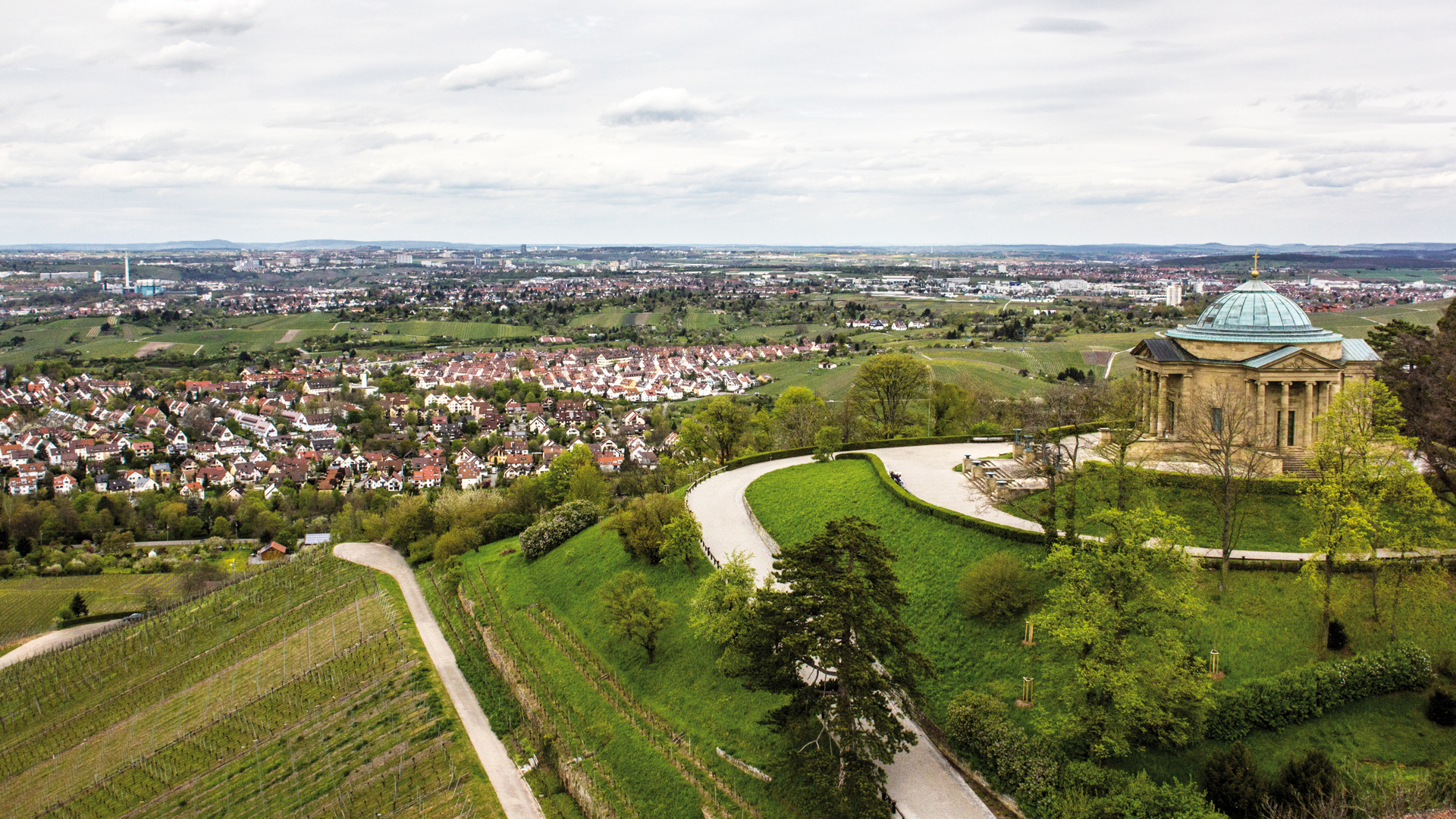 outdoor Luftaufnahme mit dem Blick auf die Grabkapelle auf dem Württemberg in Stuttgart